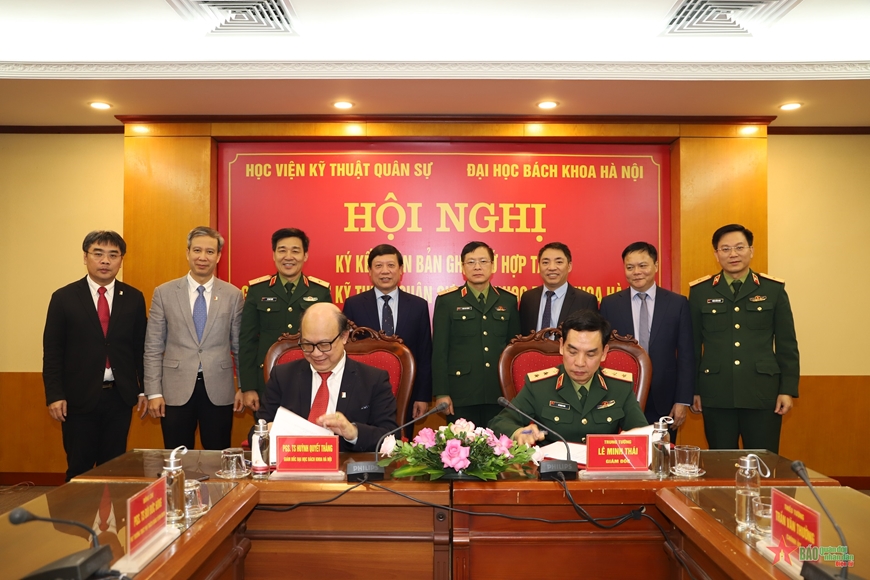 Hợp tác trong nước